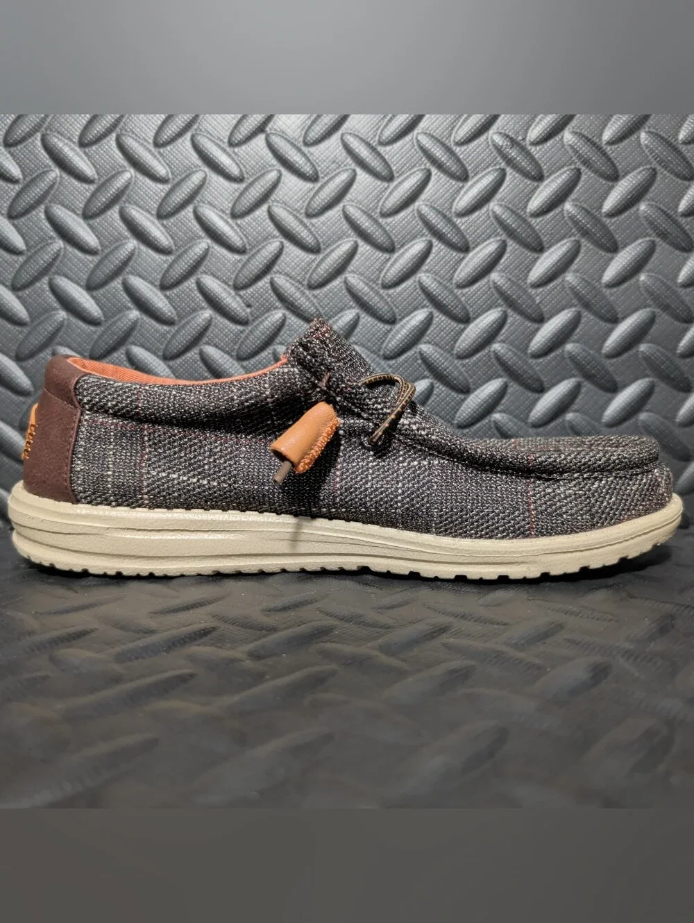 Hey Dude Wally Plaid brown size 7